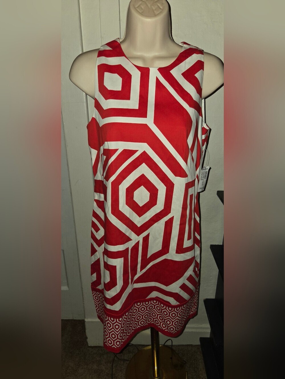 London Times Red and White Geometric Sleeveless Shift Dress